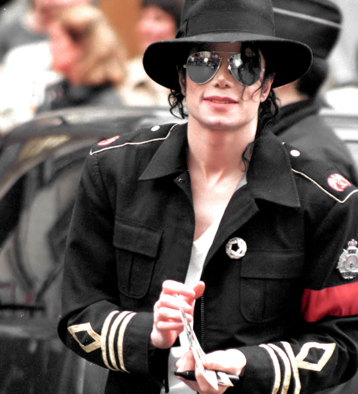 King of Pop Michael Jackson dies at 50