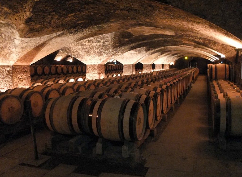 chateau-pommard-bourgogne-caves3